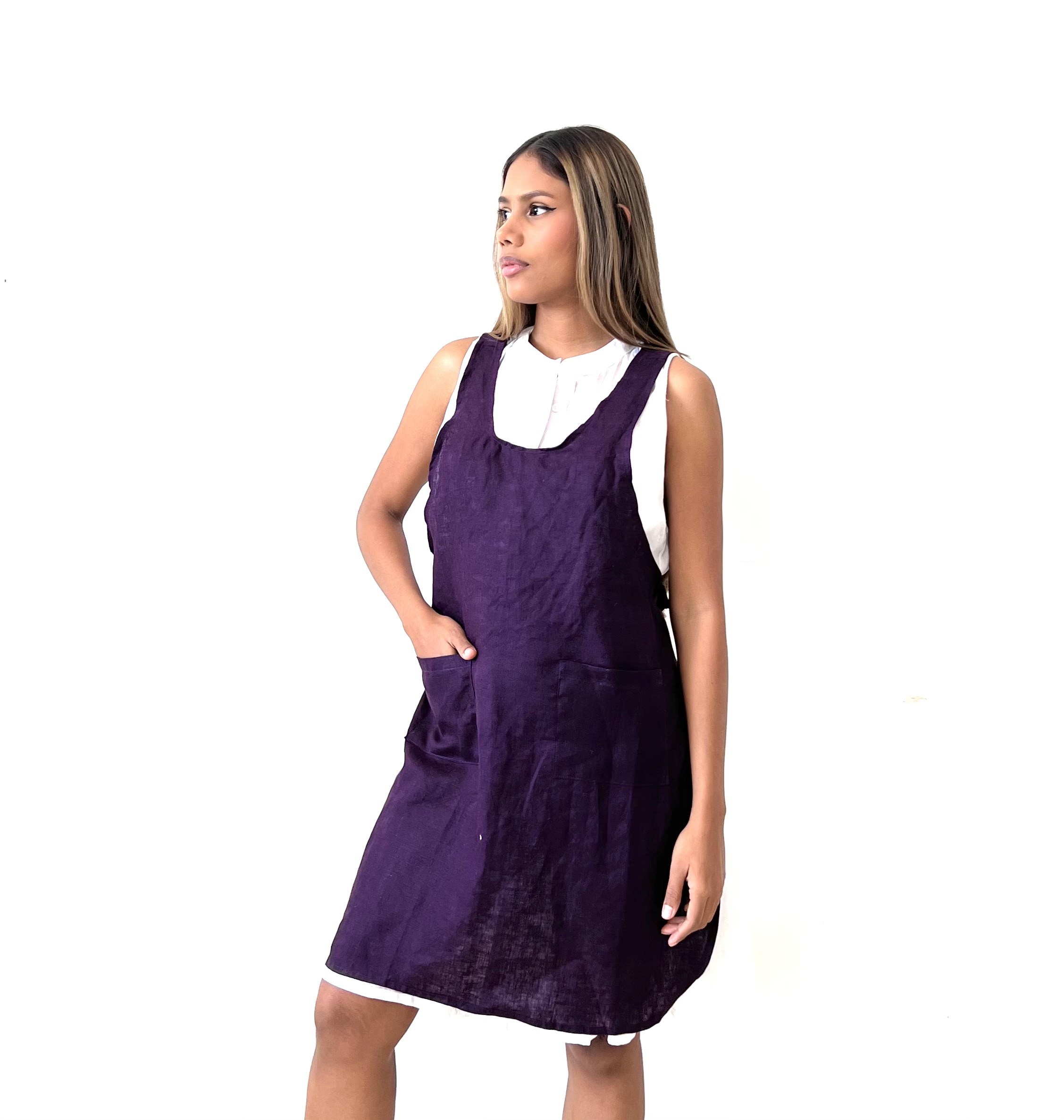 Linen crossback apron - Image 3