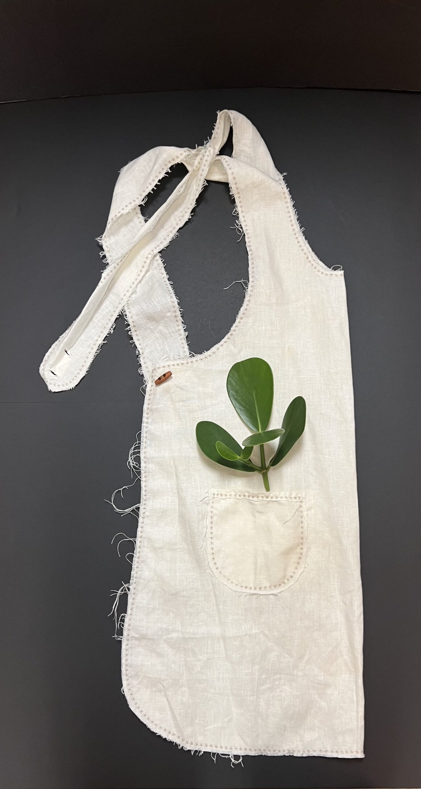 Linen embroidered crossback apron - Image 2