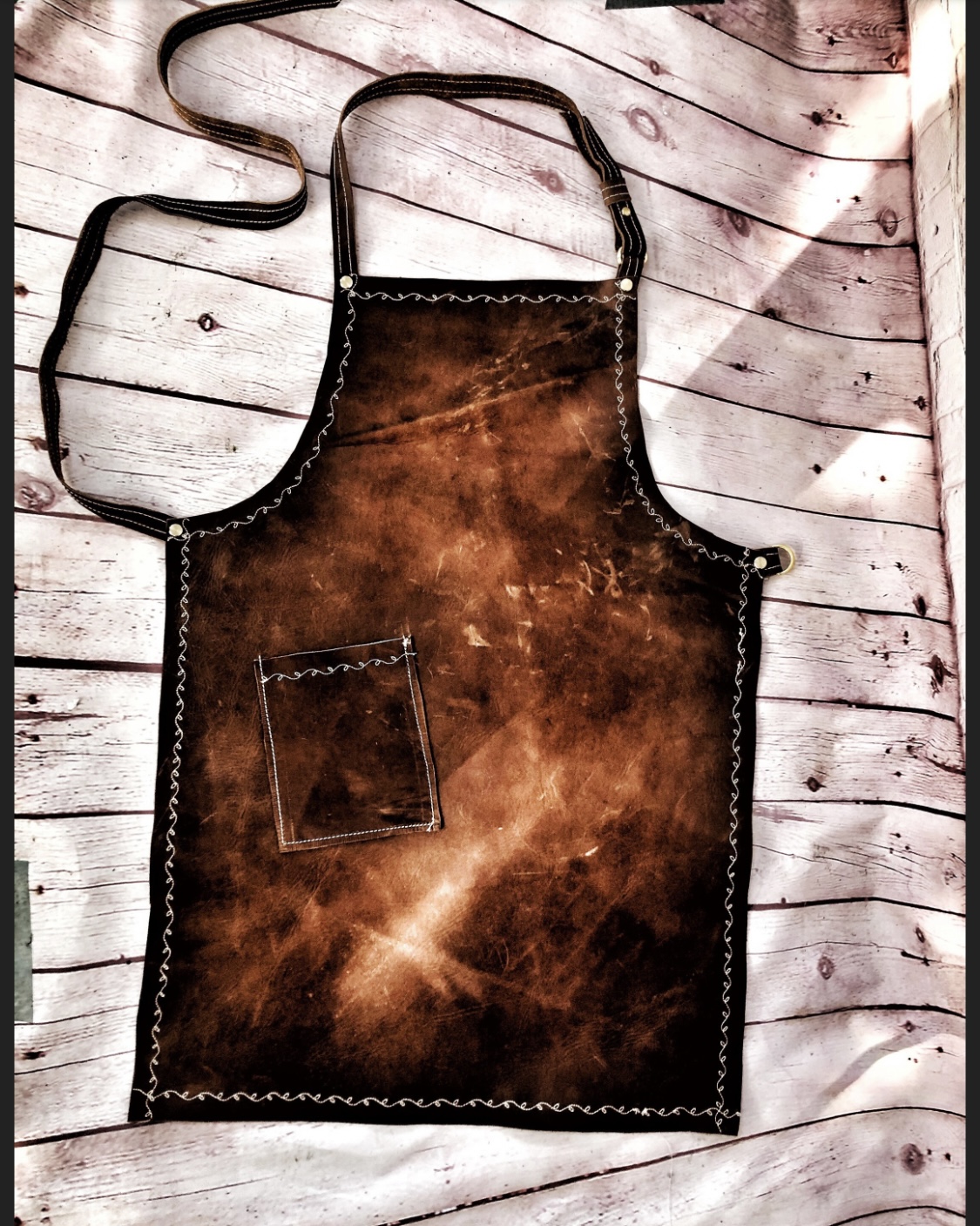 Piteta embroidered leather apron with hand stamped initials - Image 2